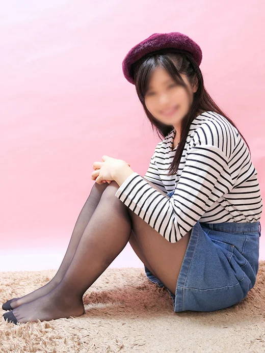 素人パンチラ in 自宅で個人撮影会 vol.127 サンタコス☆素人女子学生りんちゃん「はい、バナナ好きです♡　な、生で…ちょ-1