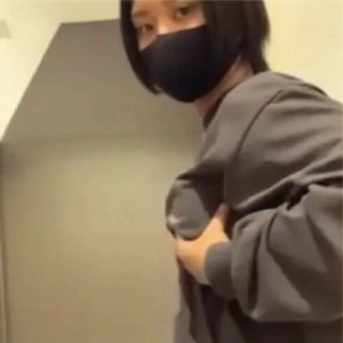 顔に似合わない爆乳女子♪友達には言えない秘密の自撮り♪-2