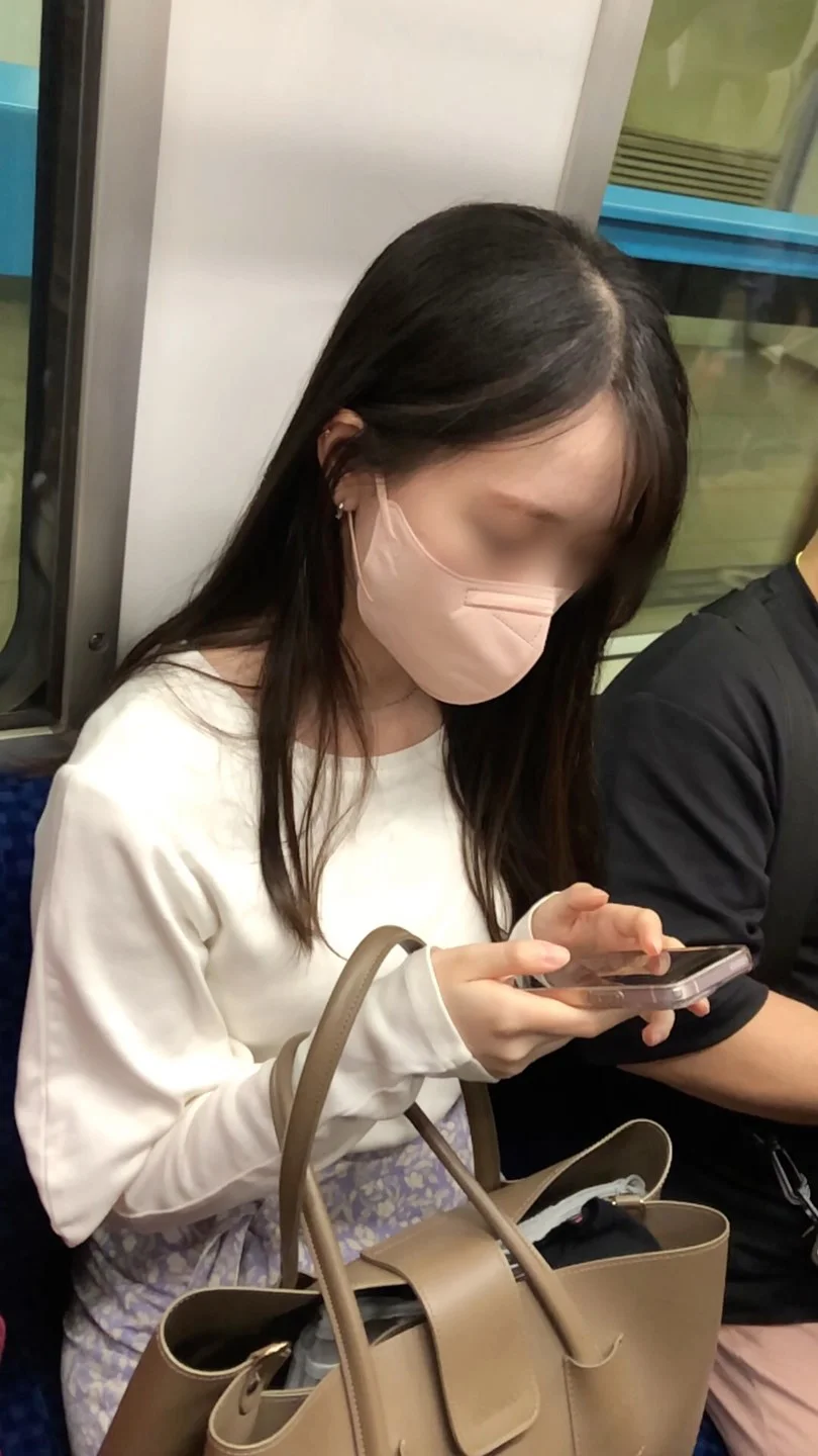 【上からの眺め24_ちっぱいver】スリムな清楚系ＯＬの小ぶりなおっぱいを上から！