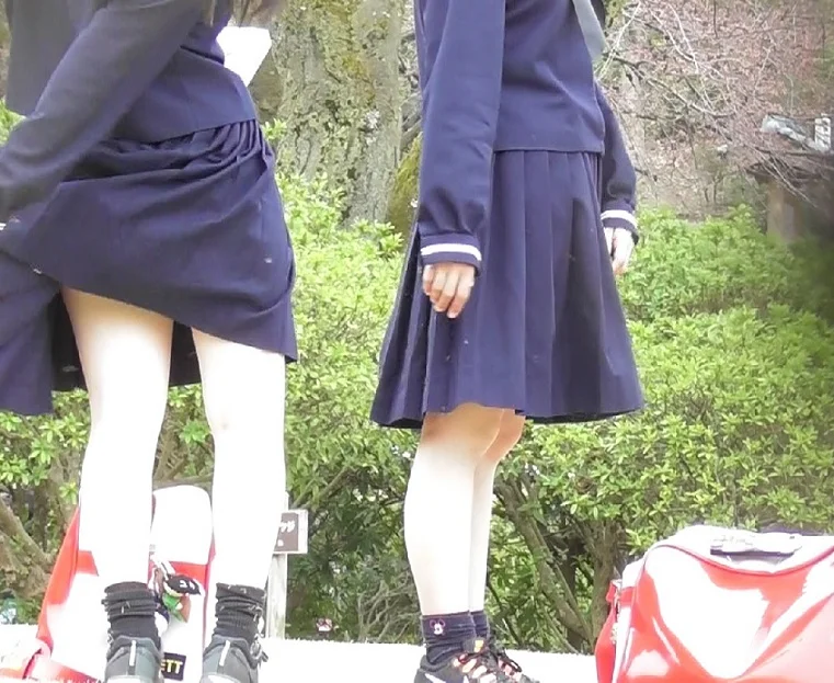 制服コスの丸見えつやつや白パン
