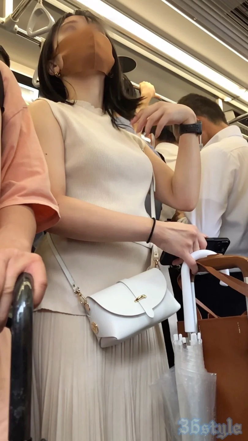 【再販】【下からの眺め30】スタイル抜群のキレカワＯＬのＥカップに釘付け！-1