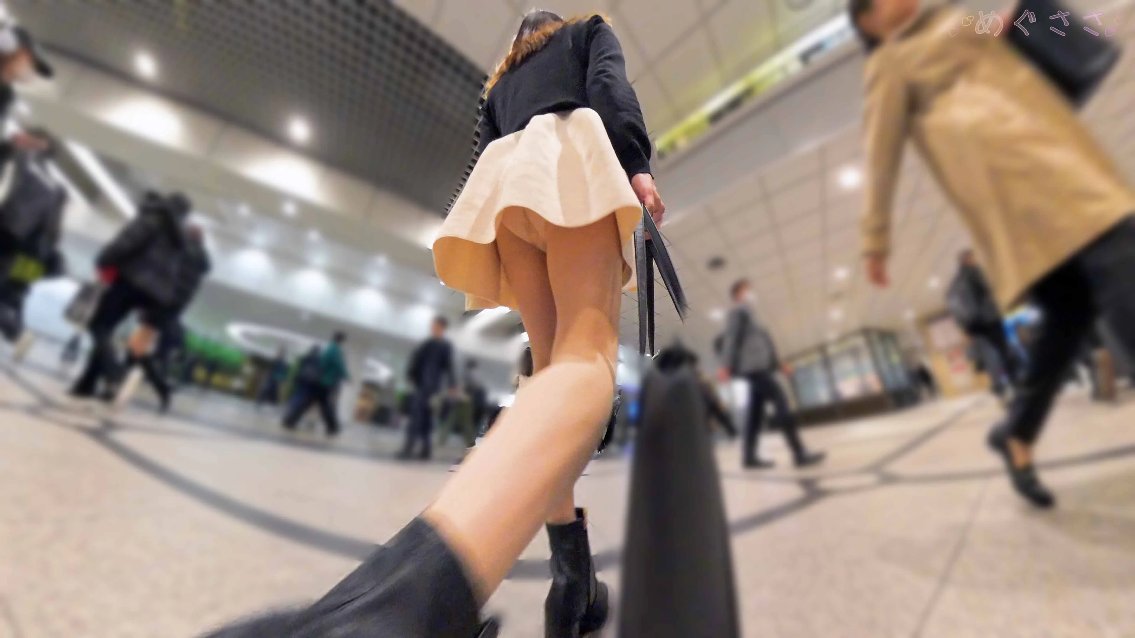 【ナチュスト】ずっと丸見えバルーンスカートの中-1
