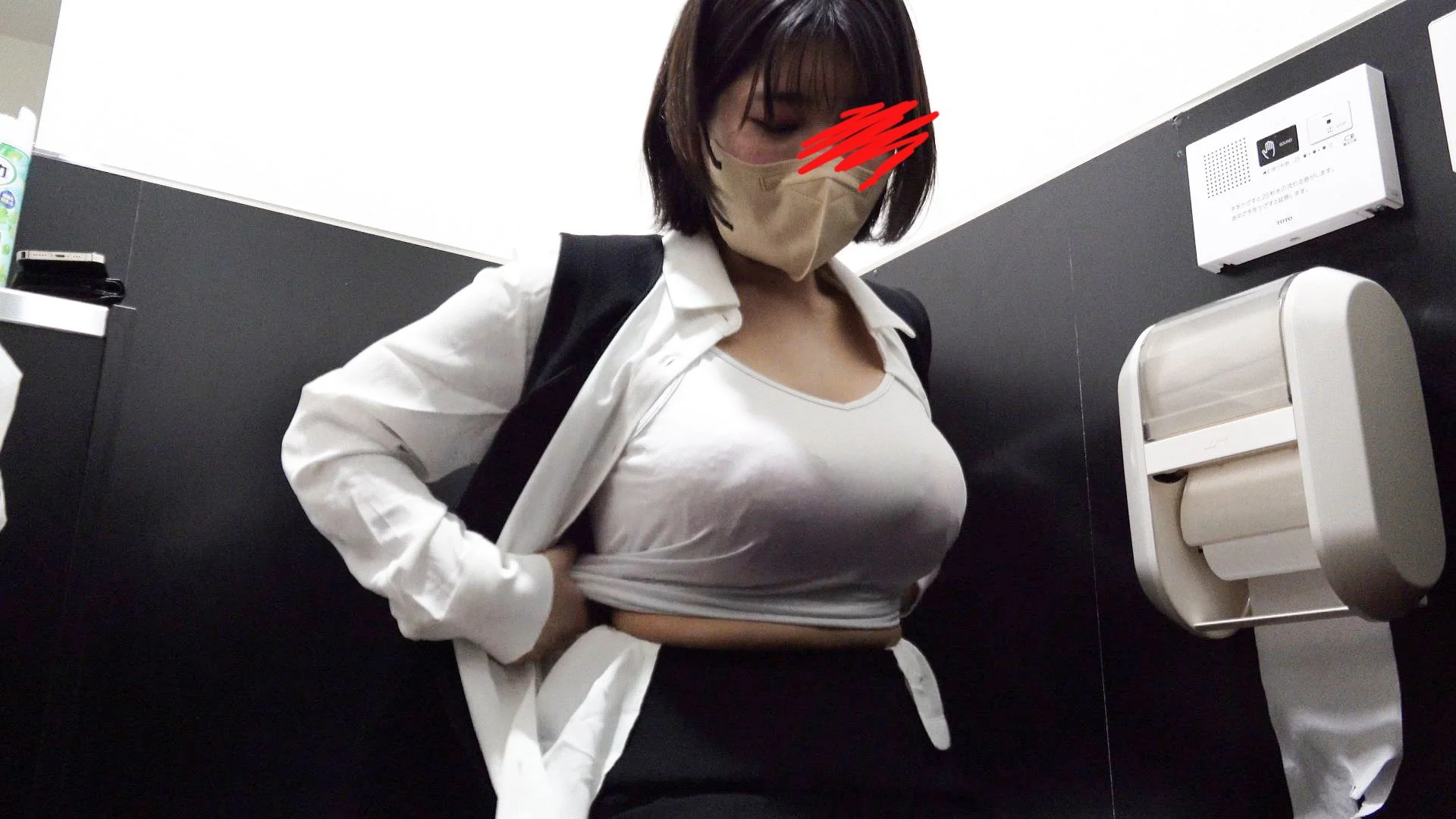 【vol.57】爆乳Ｇカップの保険事務員Ｍさん。笑顔の裏で性欲まみれのオナニー-1