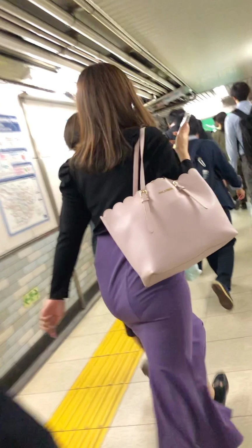 【横からの眺め322】キレカワＯＬは推定Ｇカップのセクシーボディ！！-1