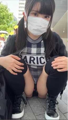 ミニスカギャルワンピでぱんちら＆胸ちら散歩♡-1