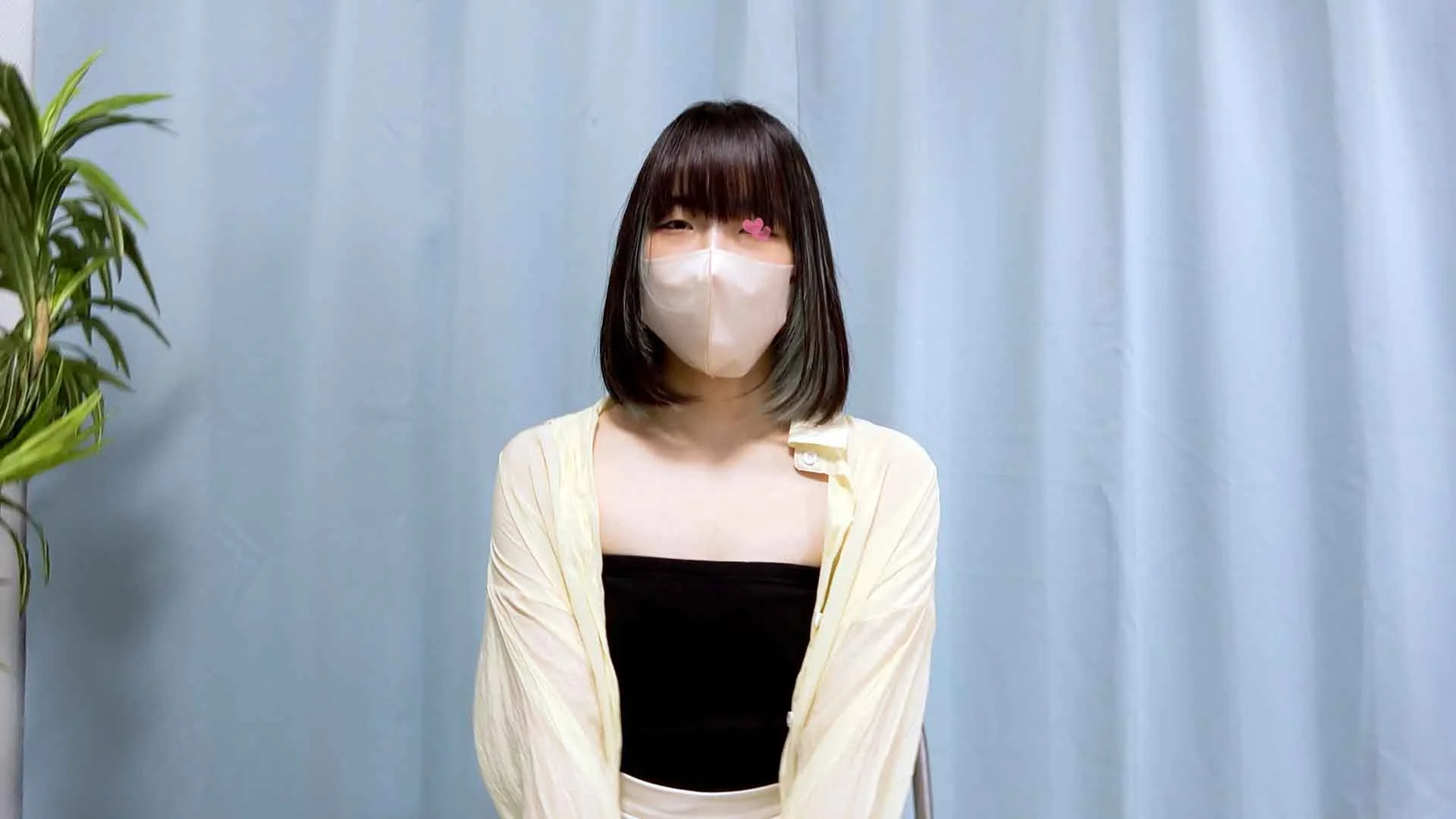 ワクチン接種で美乳を揉みしだく♡スレンダー女子大生のおっぱいお触り検診♡【パンチラ／病院】-1