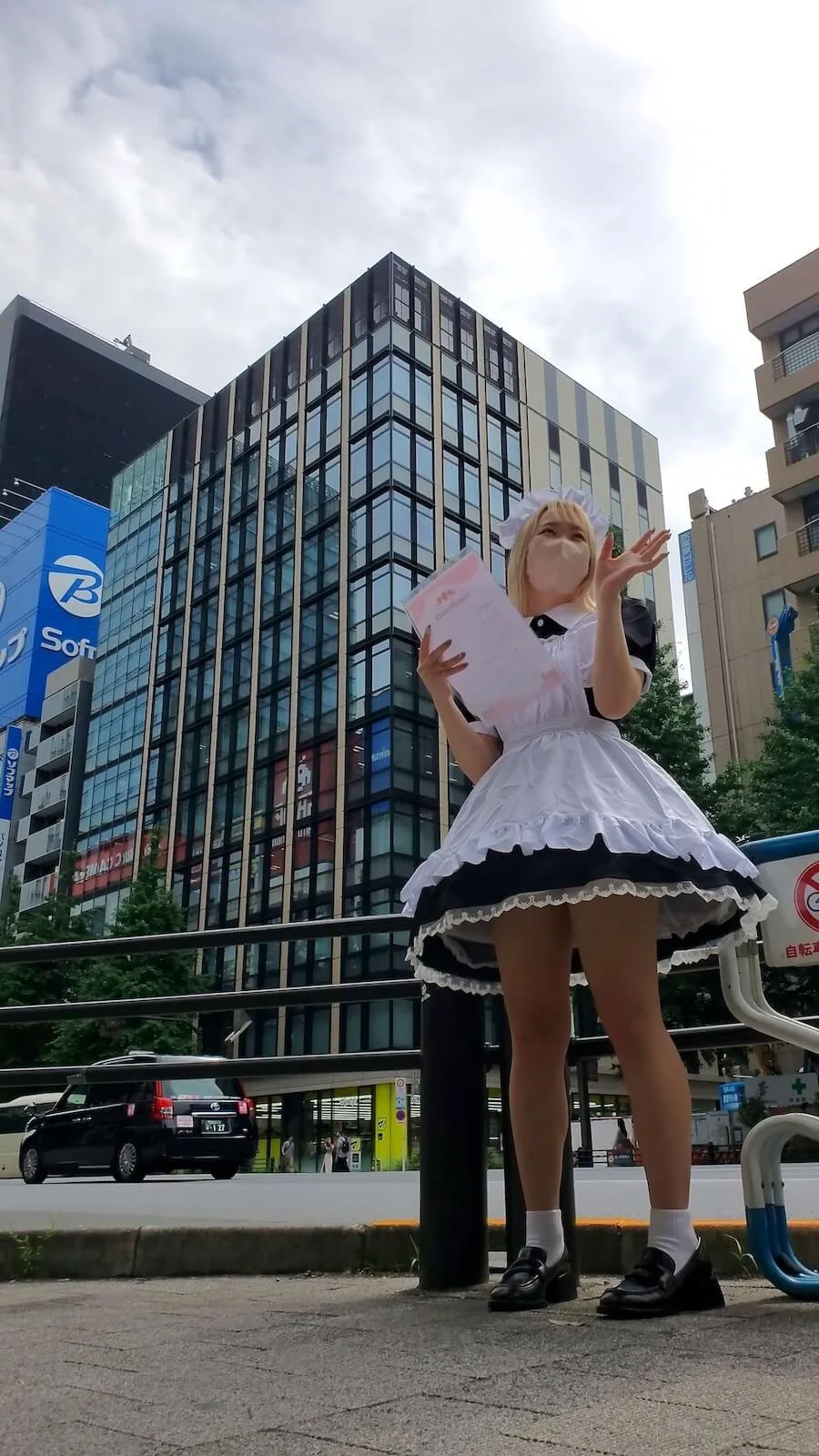 vol.1　客引き中のア⚪︎バのメイド店員に突撃してみた。-1