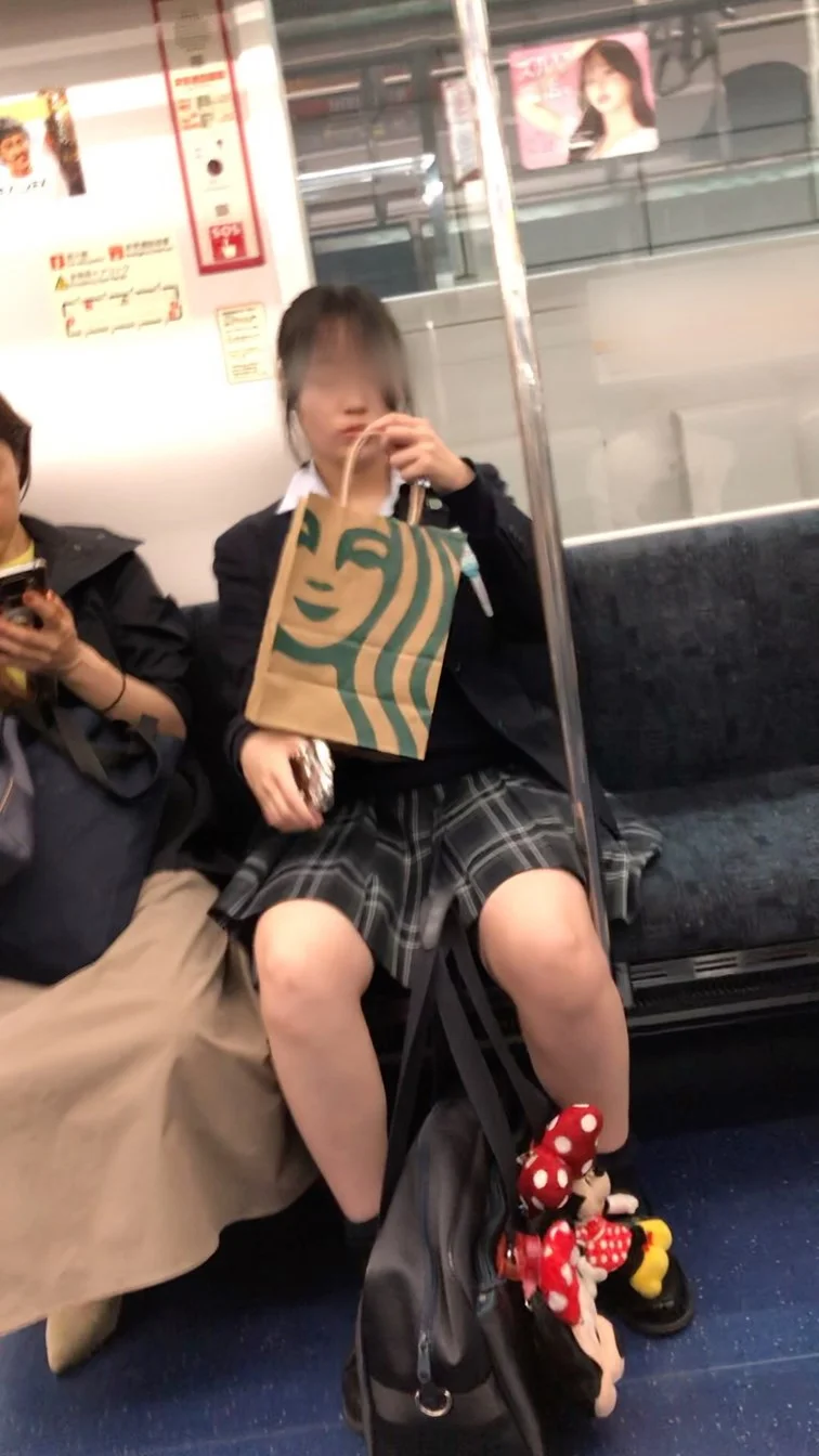 【放課後の眺め100】長身スリムのかわいいＪＫを正面から観察！