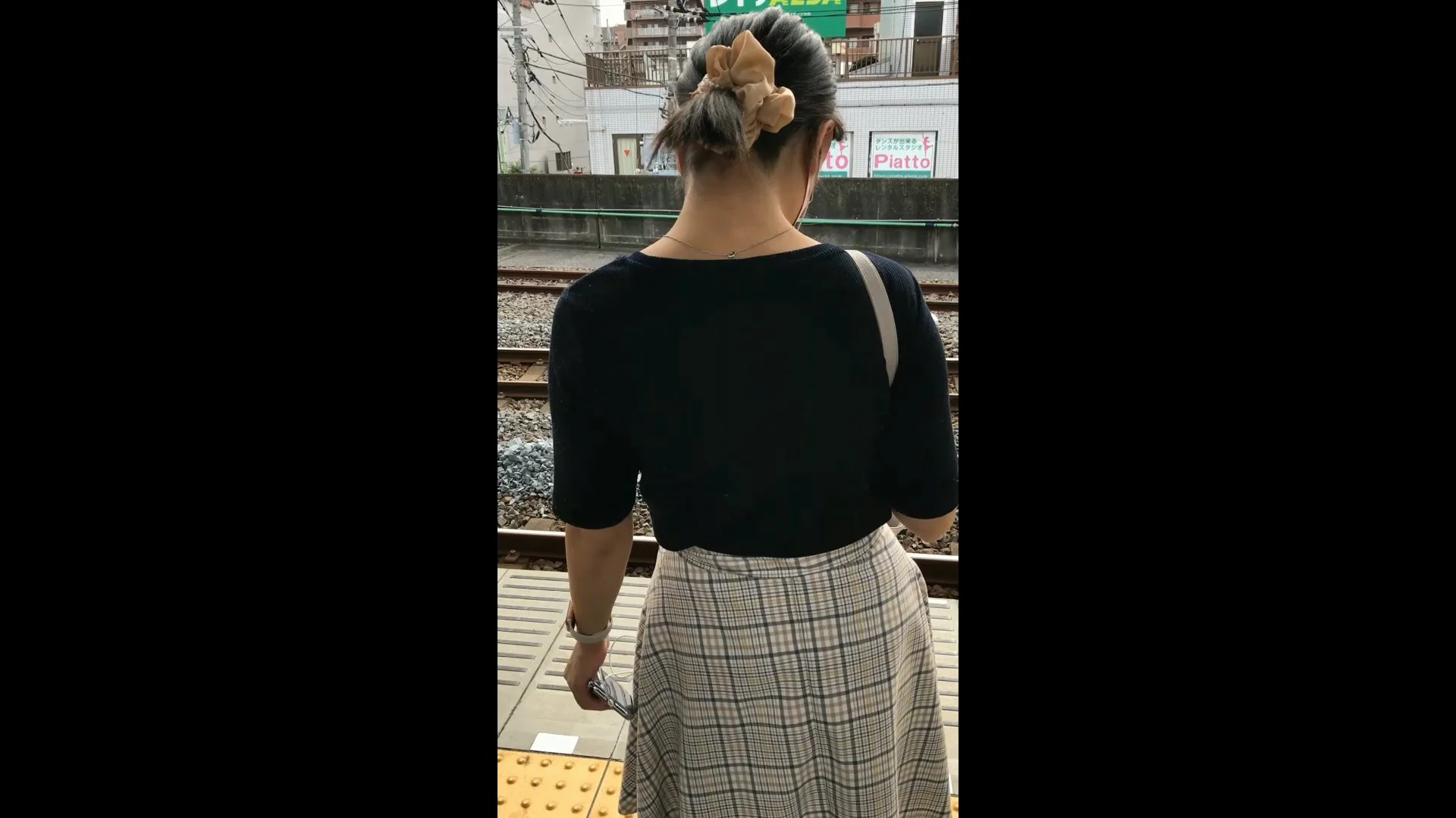 【再販】061素敵な女子大生お姉さん2人を色々じっくり観察！-5