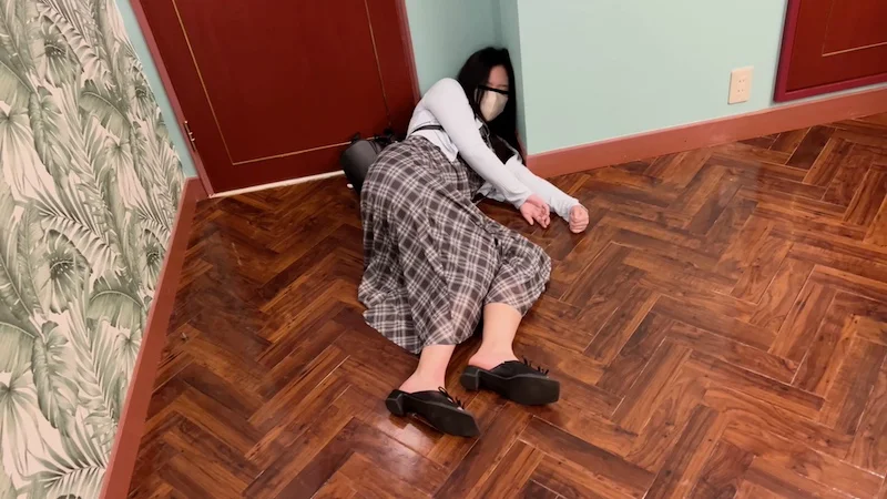 美人！美尻！美脚！マキシワンピースの中を超接写 お触りし放題で全裸ぶっかけ-2