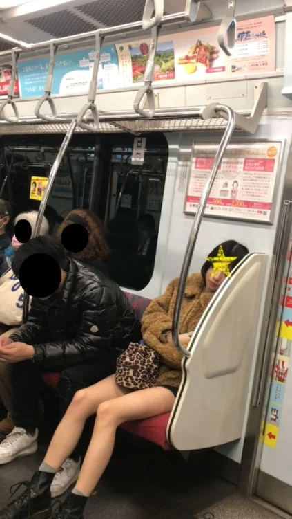 美脚モデル!?のような彼女至近距離ﾛｯｸｵﾝ！-1