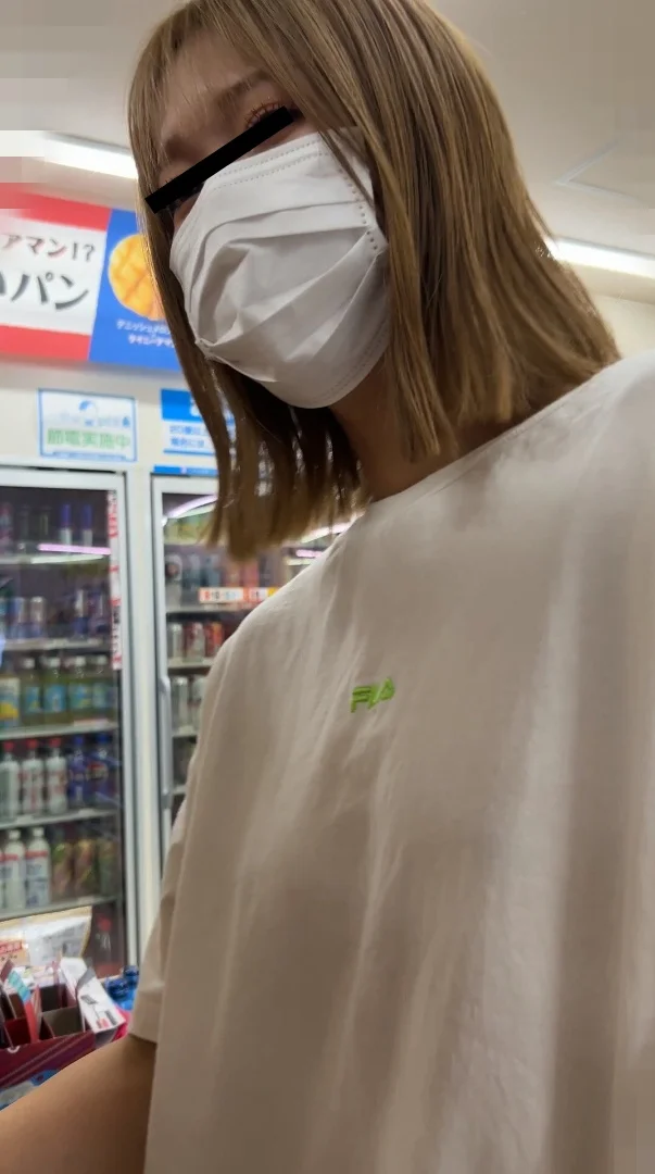 【ノーブラ揉みVOL.3】ノーブラギャルお姉さんの胸元引っぺがしてお触り-2