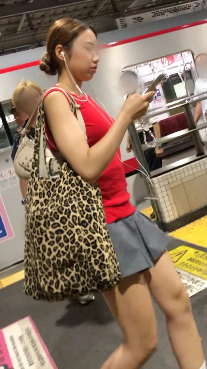 【横からの眺め363】既視感のあるエロエロボディのＪＤを追いかけて！！