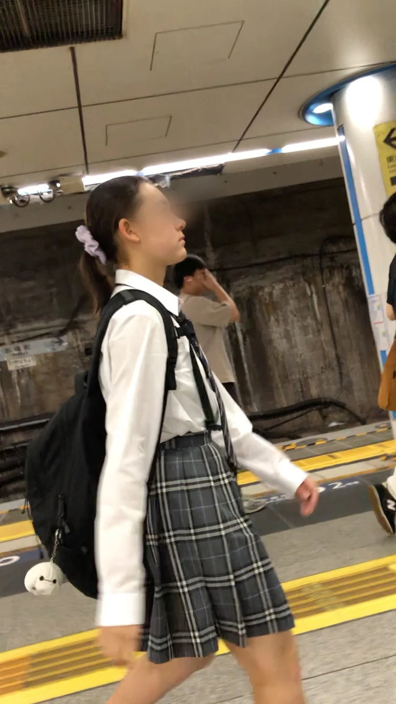 【放課後の眺め122】清楚系のキレイなＪＫを並走で追跡！-6