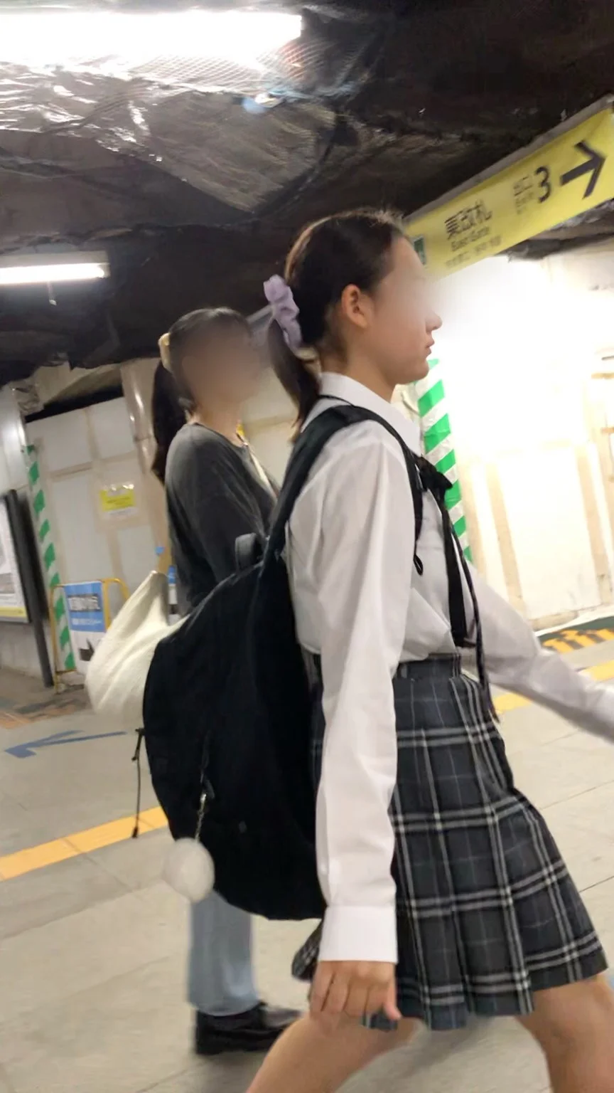 【放課後の眺め122】清楚系のキレイなＪＫを並走で追跡！