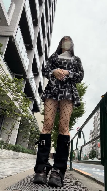 久しぶりの地雷系超ミニスカでモンローぱんちらやばかった(˶°口°˶)-1
