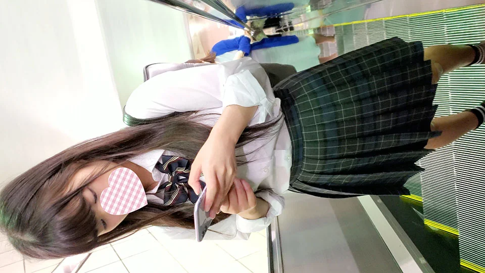 【再販】可愛いJKを毎日追いかけてスカート内パンチラを撮り続ける日々-5