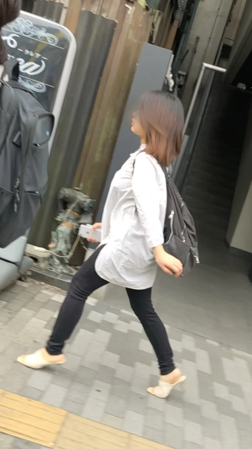 【横からの眺め371】小柄なＯＬのＧカップバウンドに釘付け！！-1