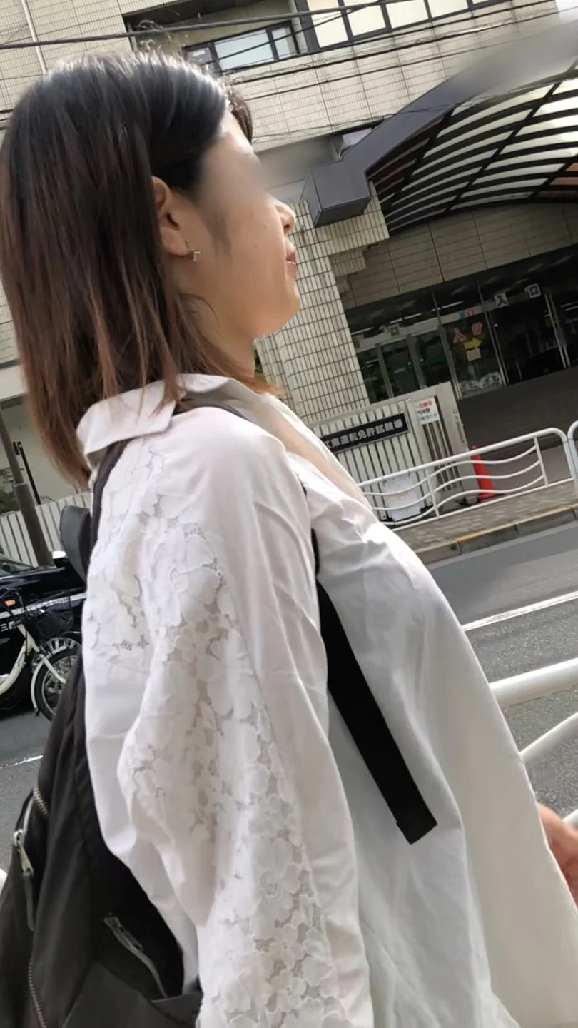 【横からの眺め371】小柄なＯＬのＧカップバウンドに釘付け！！-5