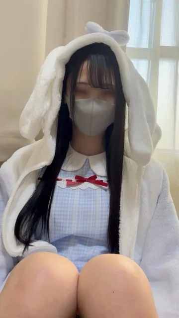 ミニスカートの女の子がコタツでくつろいでるところ覗きたいと思ったことない？-3