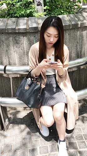 【SS美人まさかのノーパン！！しかも未処理の剛毛だった！！】特殊機材で撮影→超接写！高画質！