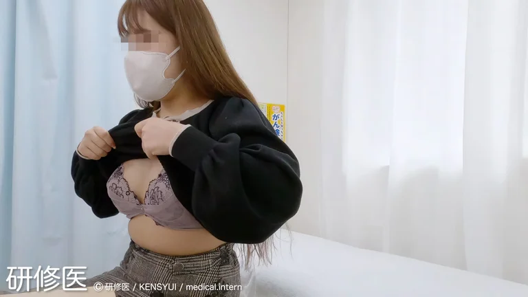 [禁断]診察室24 - しゃぶりたくなる乳首の女子大生-1