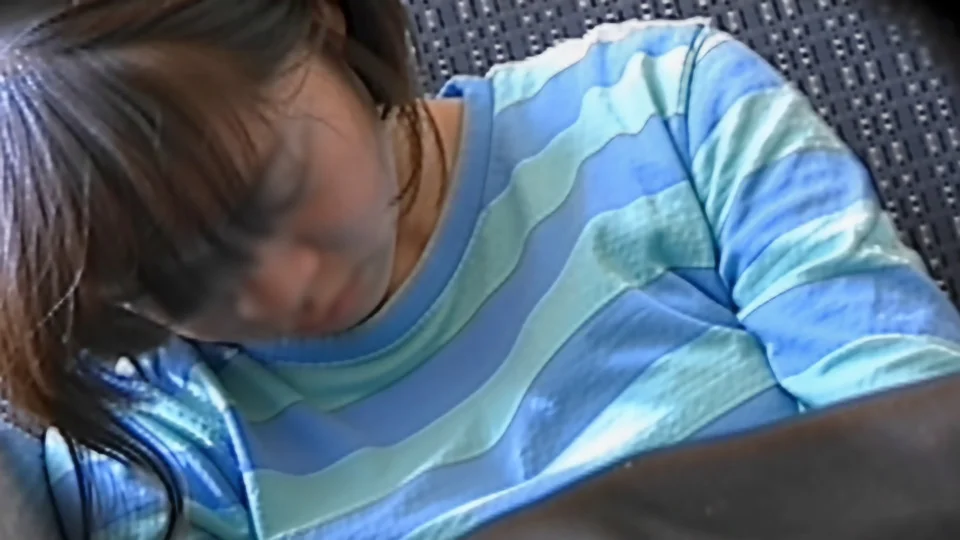【対面Pチラ】ストライプ大好き私服JKちゃんのスカート内をライトで照らしてみた-1