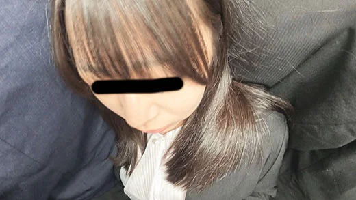 【痴触】終電間際の電車内で残業でヘトヘトになった女にペニスを握らせる-1