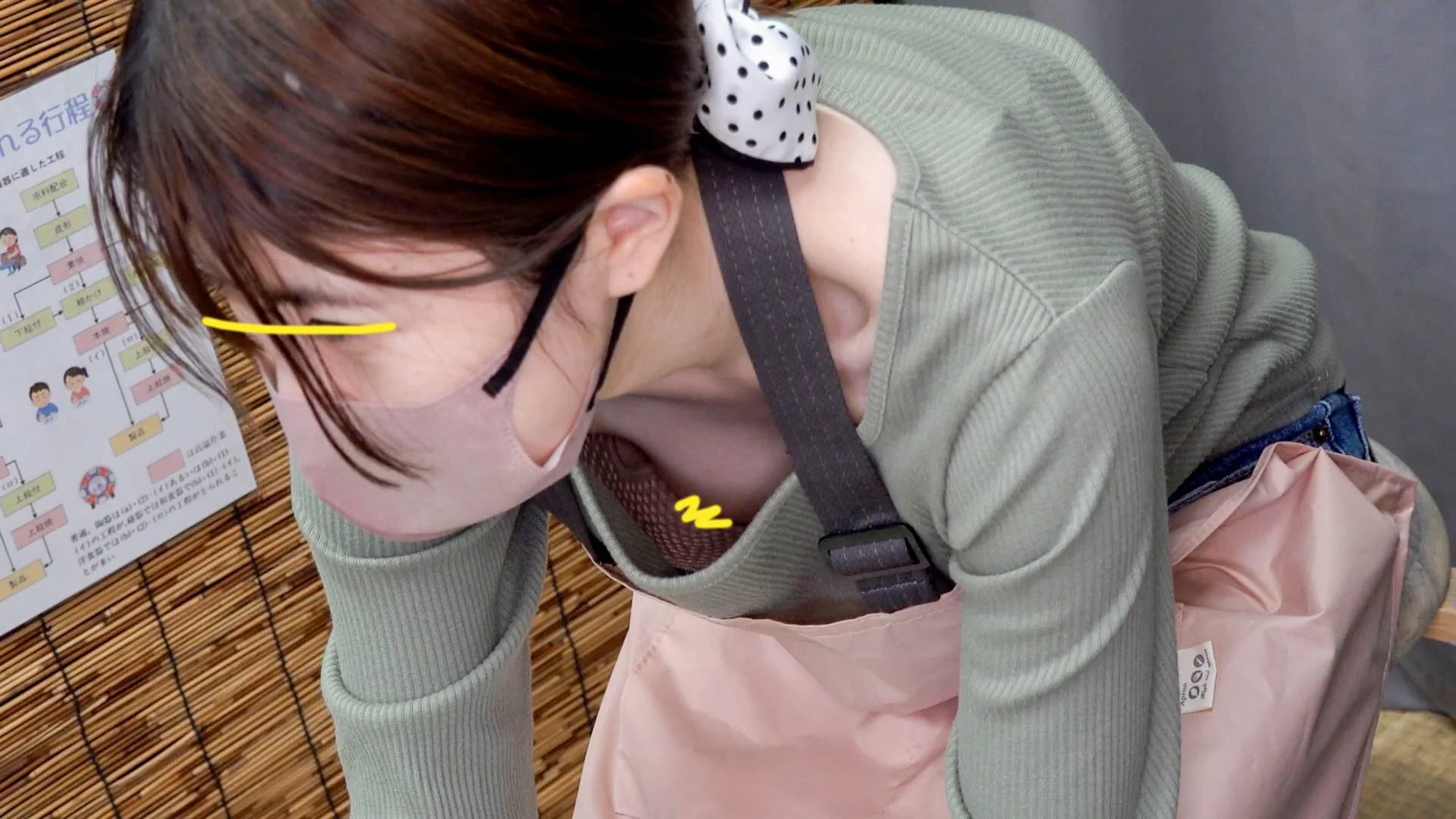 ＃80【陶芸中の胸チラ】パンパンな巨乳谷間OLさんと小柄スレンダー女子のデカ乳首-6