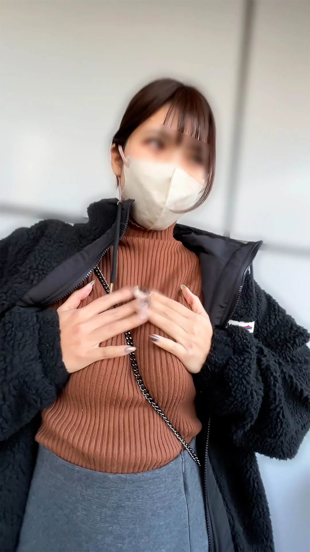 【とびっこデートvol.3】感度抜群！！美巨乳彼女と公共の場で公開羞恥プレイ-1