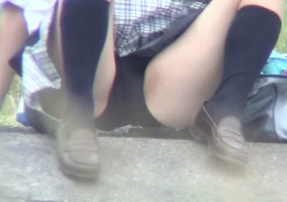 【再販】美女J○ 大股開き 股間 大開脚撮影