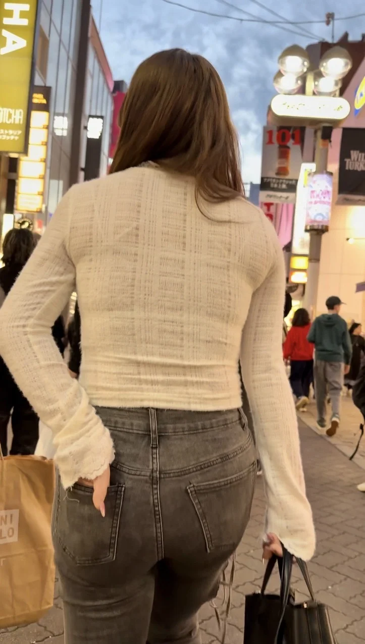 デニム女子コレクションVol.155 ムチムチヒップのグレーデニムのお姉さん2選！