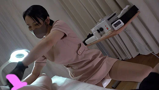 【再販】【VIO脱毛サロンかくし撮り】サテンパンツを逆さ撮りされるセラピスト