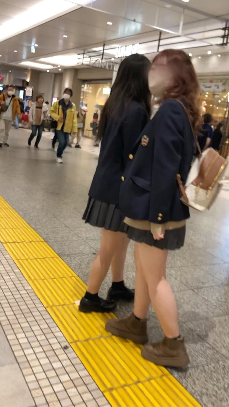 【放課後の眺め154】三人組の制服ＪＫを追いかけて！-3