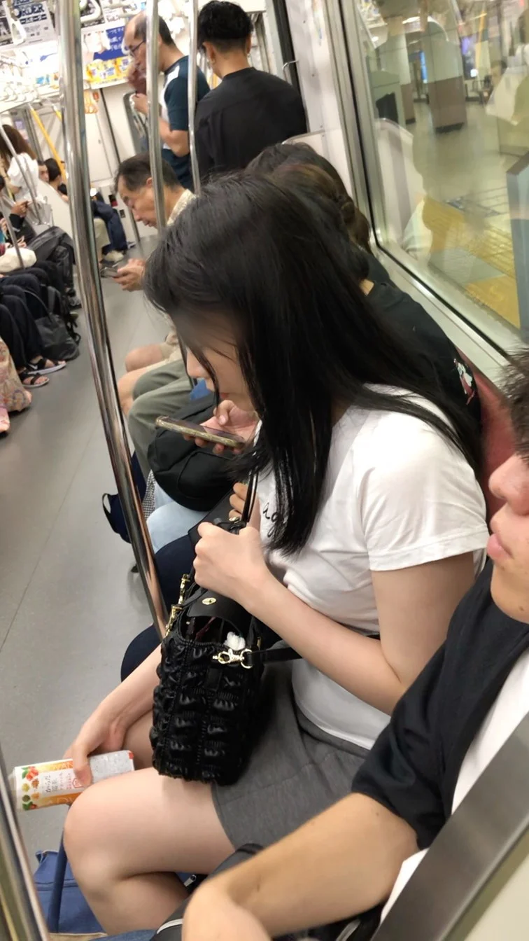 【上からの眺め76】エロエロボディのミニスカ巨乳ＯＬを電車内で観察！！-3