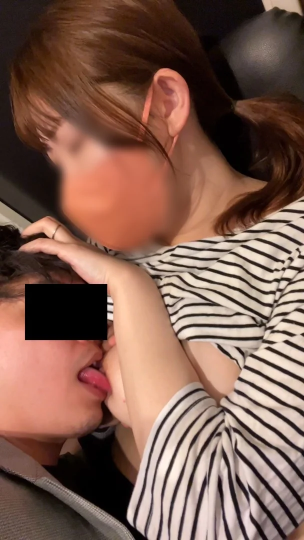 【ノーブラ揉みVOL.9】Fカップ若奥さん揉みしだき→個室突撃して乳首責め絶頂-4