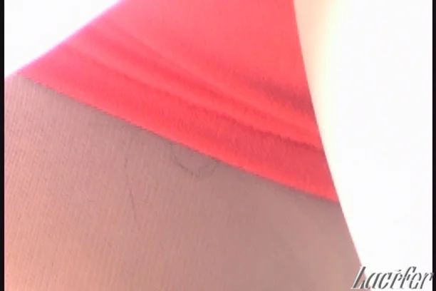 【再販】白ミニスカ赤パンツハミ毛！RQvol.27-4