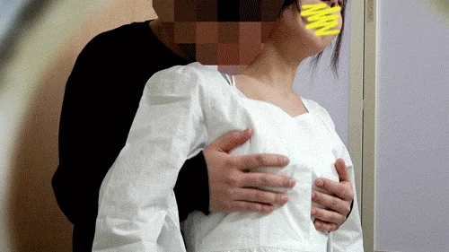 【民泊着替え】彼氏と映る女子大生・ヲタ活中のBカップボーイッシュ女子/249人目・250人目