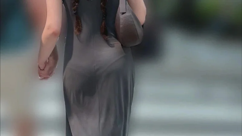 【再販】パンティーラインがクッキリの女子大生を追跡(/ω＼)-6