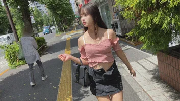 【再販】【粘着盗撮】へそ出しコーデ女子大生４名 粘着ストーキング
