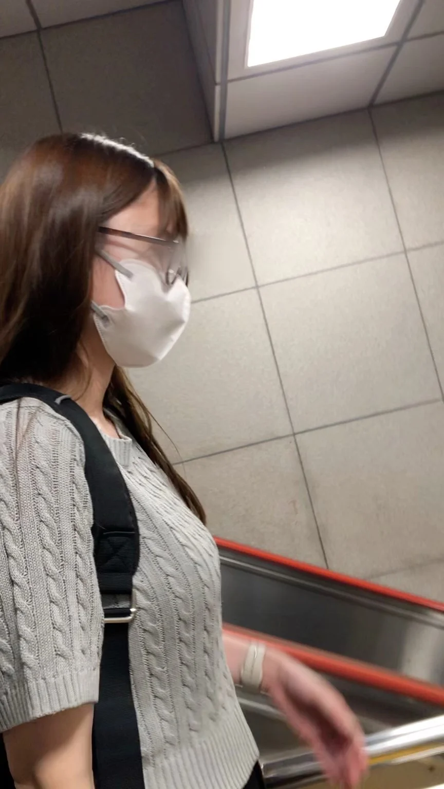 【横からの眺め407】清楚系のゆるふわＯＬの柔らかおっぱいを追いかけて！-1