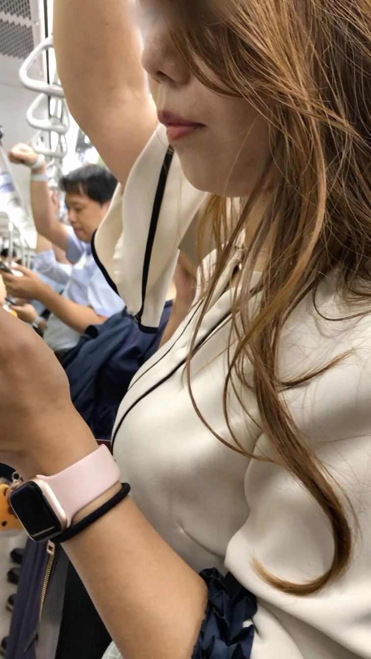 【すぐそこの眺め186】フェロモン溢れるセクシーＯＬの巨乳を至近距離から！！