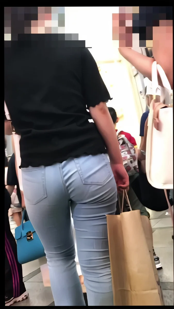 【再販】213真面目でおとなしそうなのにエッロい巨尻のお姉さん-2