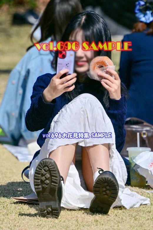 vol.696：お花見特集：自撮りしまくっていた無防備なモデルさんの白スカ内に見えるしっかりとしたグレーの生Ｐ他、多数収録！-1