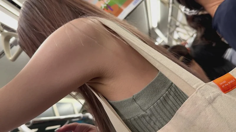 脇フェチさんへ！モデル系美女の脇マ●コ(/ω＼)