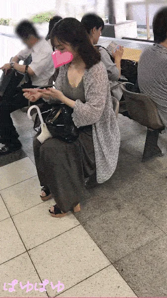 【再販】[胸チラ]100%おっぱいが柔らかいたゆんたゆん巨乳女子の胸チラセット[顔有]