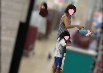 Tバック＆食い込みパンティーで挑発する女たち-4