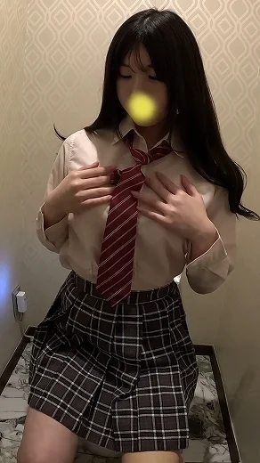 デパートのトイレでこっそりオナニーしちゃうJK220　スレンダー美巨乳の清純派JKがかわいく喘ぎながら痙攣イキ-1