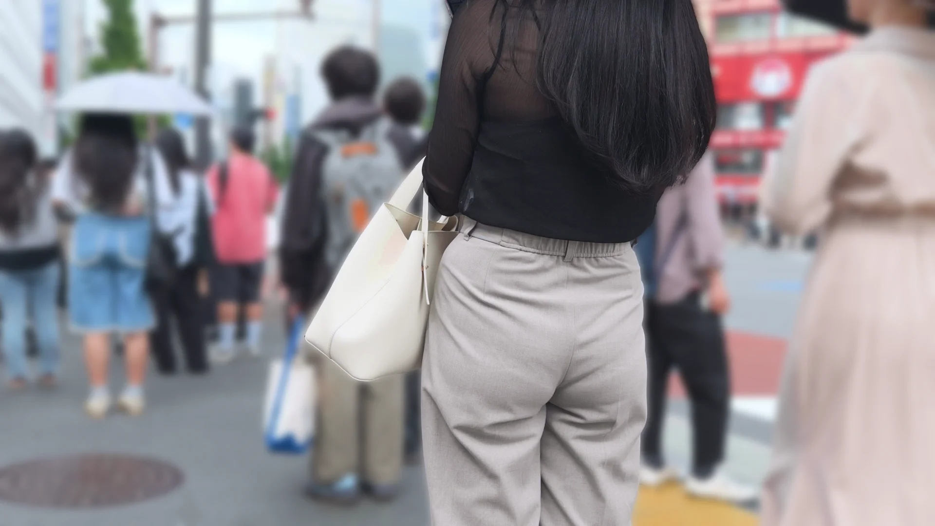 歩行記録0373「高ボリュームむにゅ尻女性の街歩きを観察」(全2名)