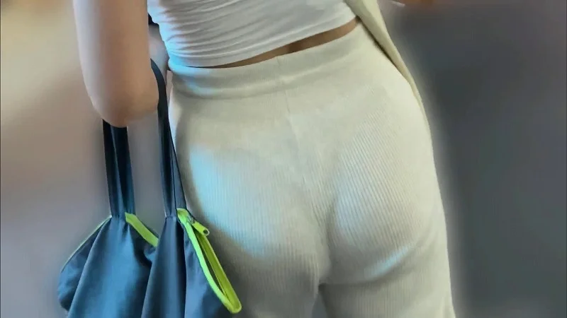 【再販】薄手のニットパンツを履いたギャルのエッチなＴバック透け透け動画(/ω＼)-5